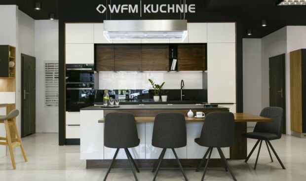 Kuchnie na wymiar WFM PIANO III orzech - CALMA biały połysk P101 - spiek 12mm Noir Desir Laminam - Multistone - Meble kuchenne Kraków - WFM KUCHNIE Kraków
